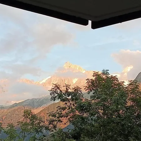 Rare Pearl With Incredible Views *